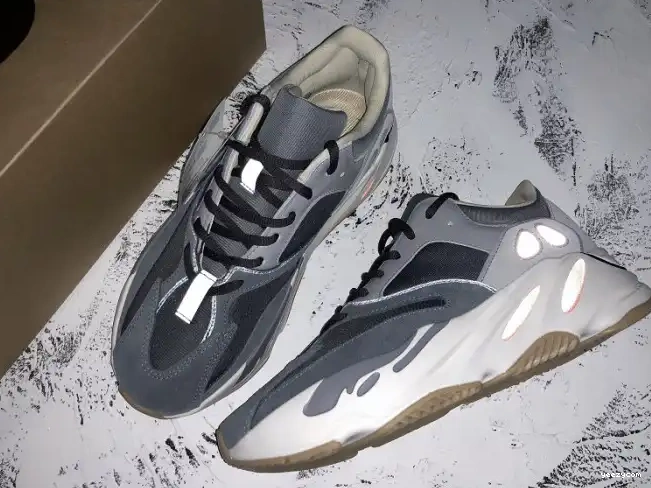 FV9922 v2 700 Adidas Boost 'Magnet' Yeezy 0529